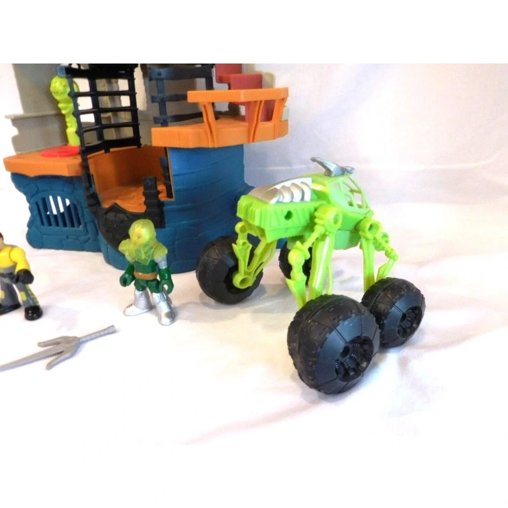 Fisher-Price Imaginext Castle Wizard Tower Playset‎ Lights + Sounds + Figures